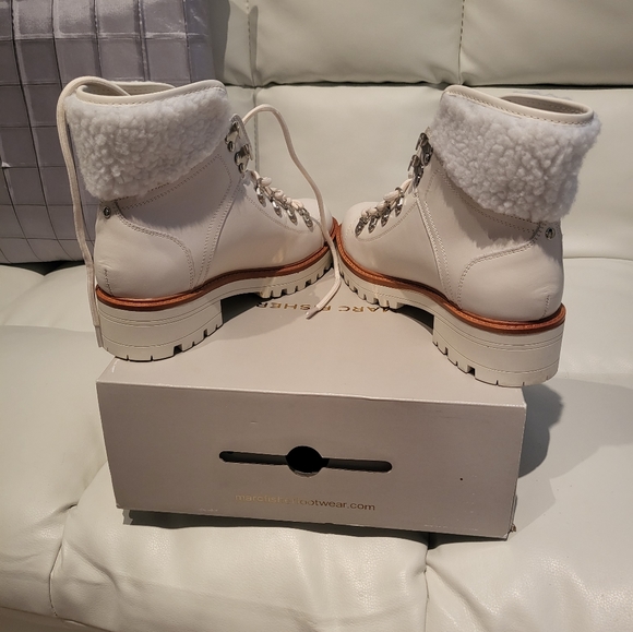 NIB Marc Fisher Leather Ivory Isalia Lug /Hiking Sole Platform Bootie size 9 - Picture 3 of 4
